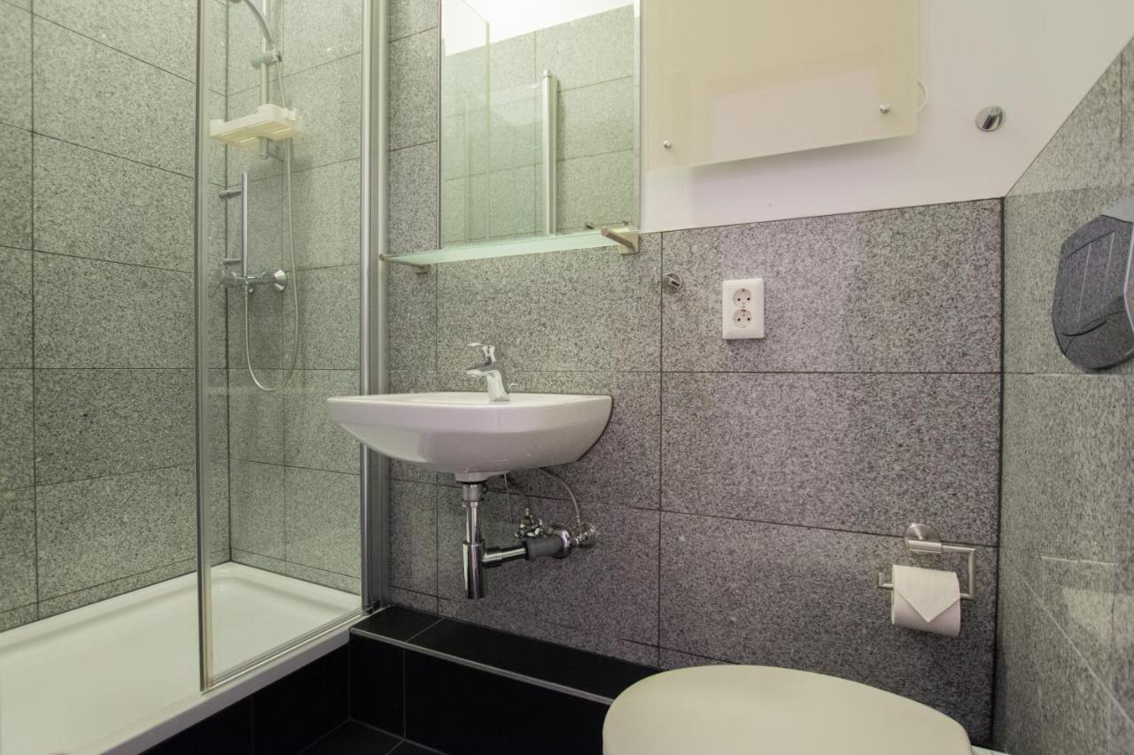 Raj Living - 1 Or 3 Room Apartments - 20 Min Messe Dus And Old Town Dus Düsseldorf Zewnętrze zdjęcie