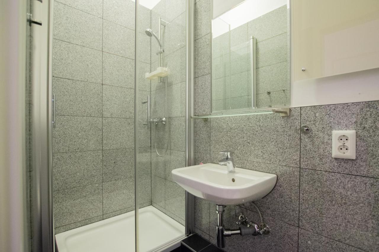 Raj Living - 1 Or 3 Room Apartments - 20 Min Messe Dus And Old Town Dus Düsseldorf Zewnętrze zdjęcie