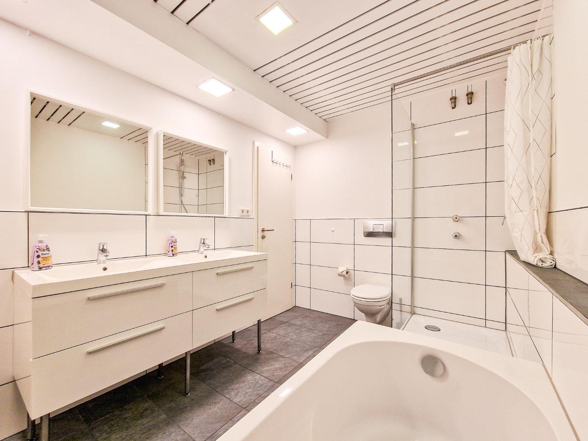 Raj Living - 1 Or 3 Room Apartments - 20 Min Messe Dus And Old Town Dus Düsseldorf Zewnętrze zdjęcie