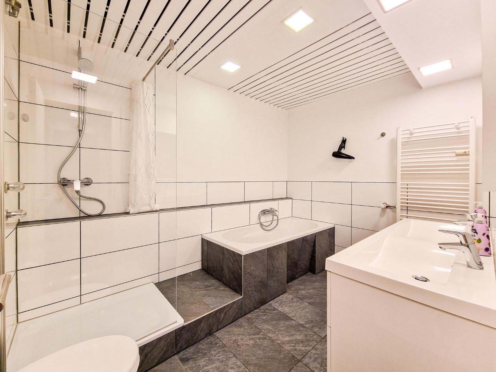 Raj Living - 1 Or 3 Room Apartments - 20 Min Messe Dus And Old Town Dus Düsseldorf Zewnętrze zdjęcie